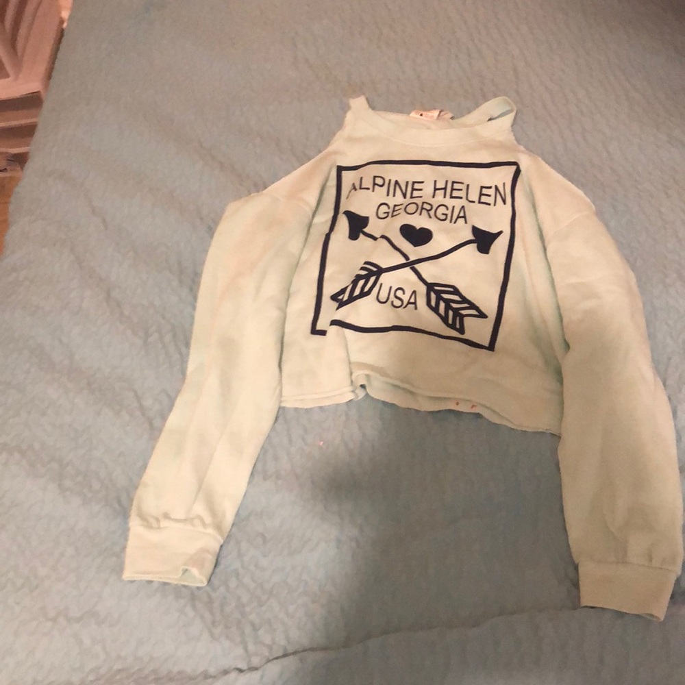 Cropped long sleeve shirt